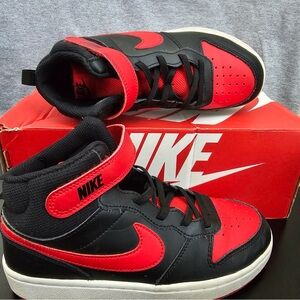 Kids Nike Court Borough Mid 2 Bred Sneaker University Red/Black CD7783–003